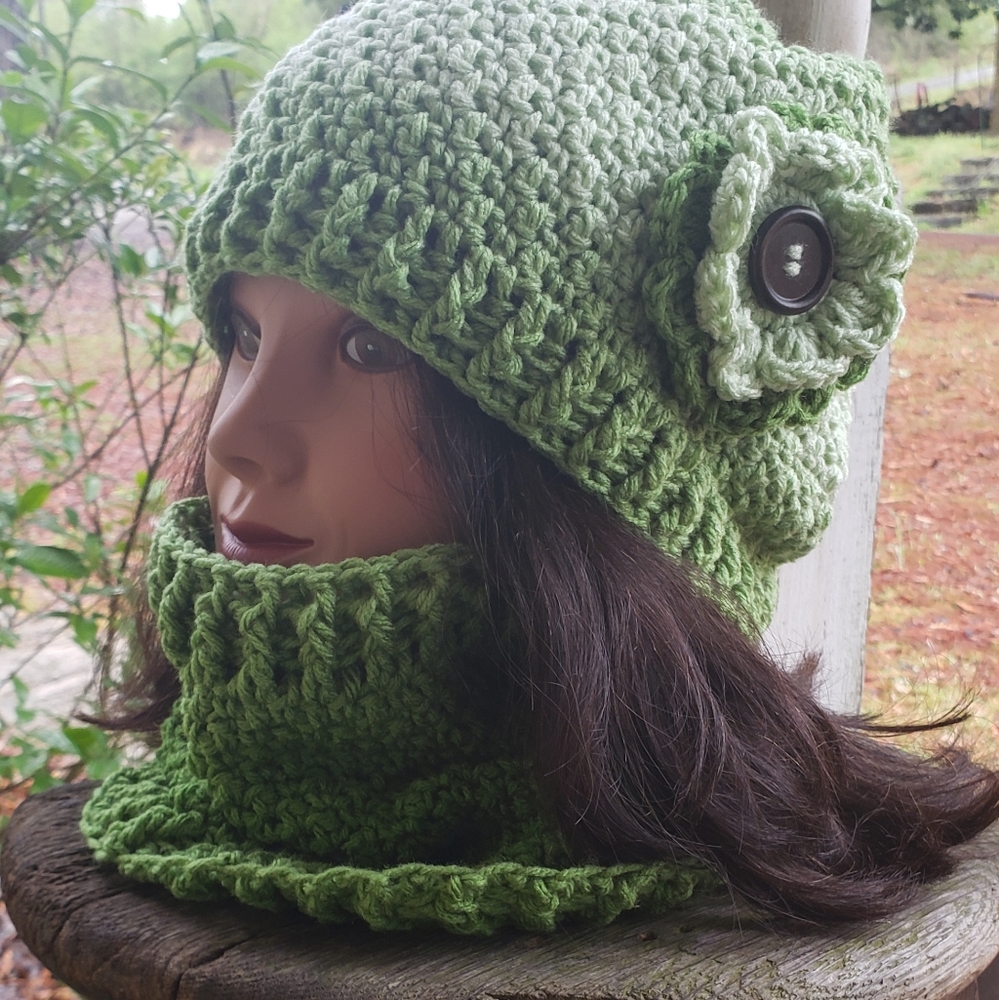 Handmade slouchy beanie and cowl